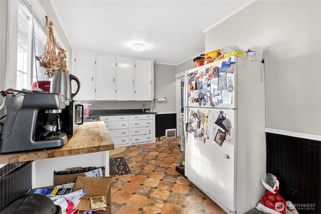 12260 Des Moines Memorial Drive S, Seattle, WA 98168