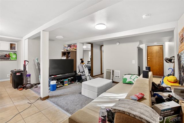 12260 Des Moines Memorial Drive S, Seattle, WA 98168