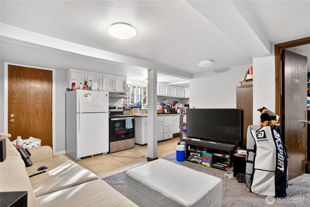 12260 Des Moines Memorial Drive S, Seattle, WA 98168