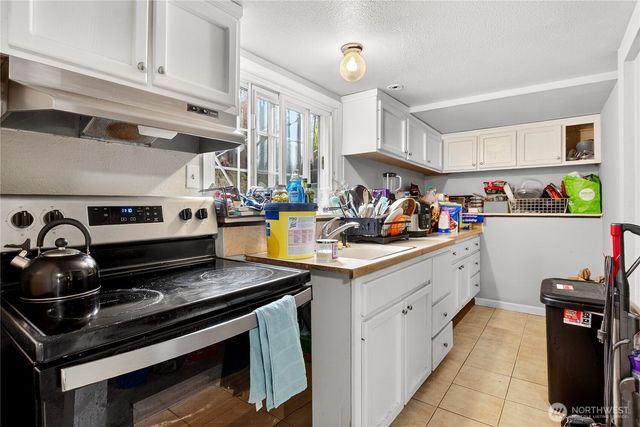 12260 Des Moines Memorial Drive S, Seattle, WA 98168