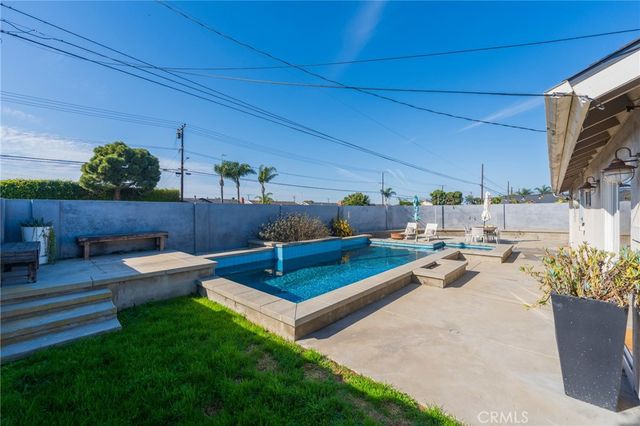 17761 Still Harbor Lane, Huntington Beach, CA 92647