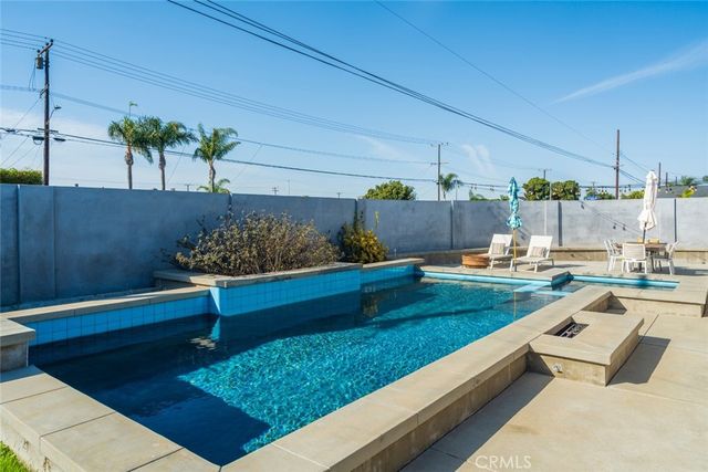 17761 Still Harbor Lane, Huntington Beach, CA 92647