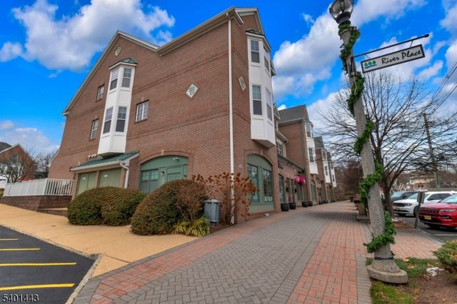 900 River Pl, Butler Boro, NJ 07405