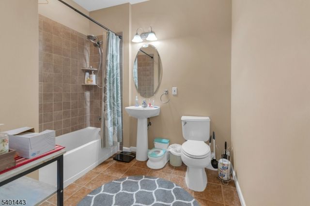 900 River Pl, Butler Boro, NJ 07405