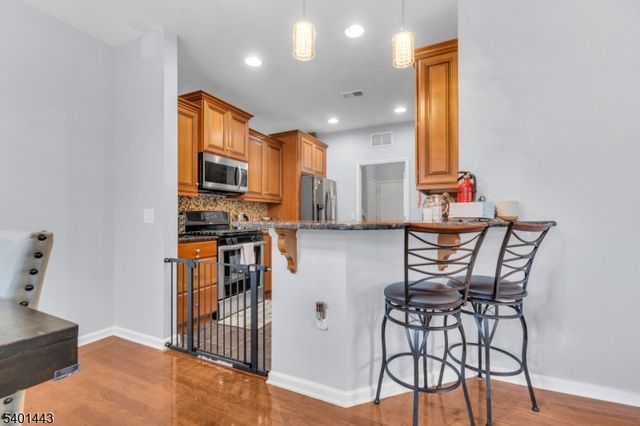 900 River Pl, Butler Boro, NJ 07405