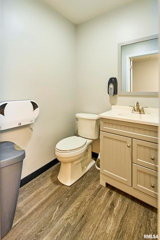 2906 W CENTRAL PARK Avenue, Davenport, IA 52804