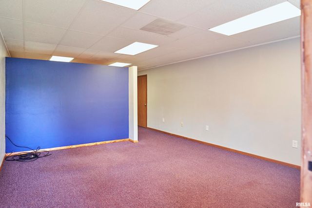 2906 W CENTRAL PARK Avenue, Davenport, IA 52804