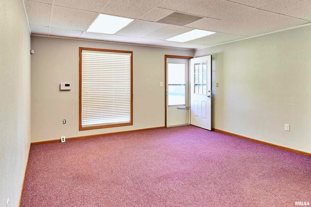 2906 W CENTRAL PARK Avenue, Davenport, IA 52804