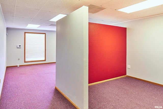 2906 W CENTRAL PARK Avenue, Davenport, IA 52804