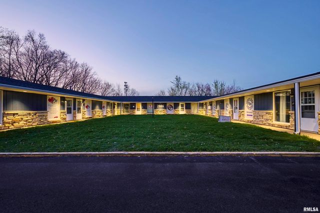 2906 W CENTRAL PARK Avenue, Davenport, IA 52804