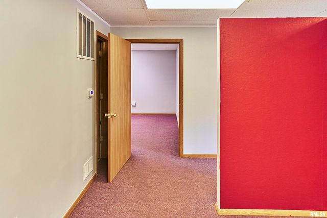 2906 W CENTRAL PARK Avenue, Davenport, IA 52804