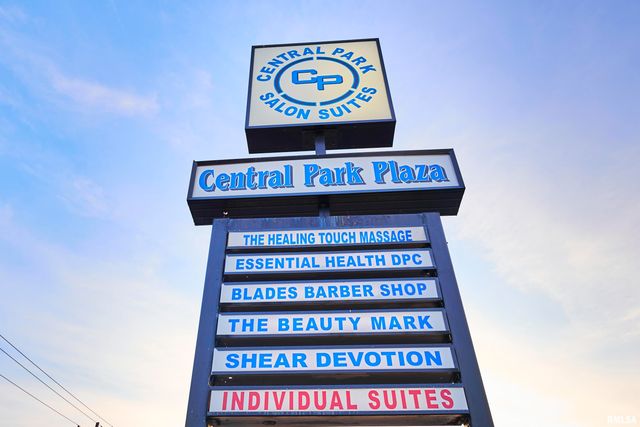 2906 W CENTRAL PARK Avenue, Davenport, IA 52804