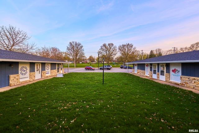 2906 W CENTRAL PARK Avenue, Davenport, IA 52804