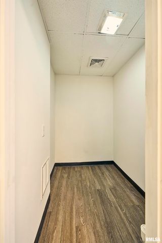 2906 W CENTRAL PARK Avenue, Davenport, IA 52804