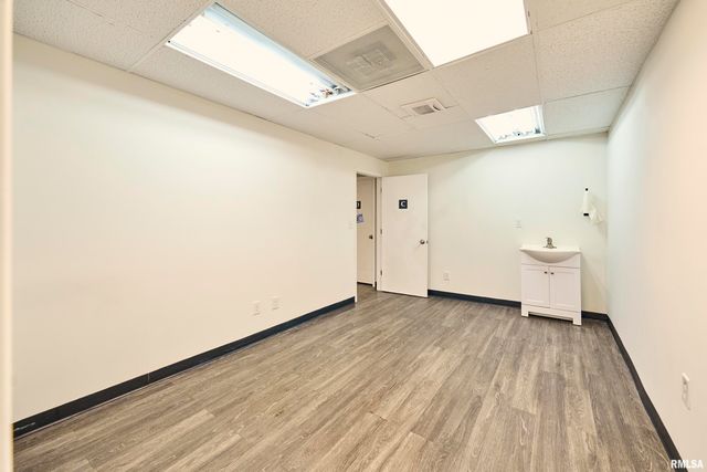 2906 W CENTRAL PARK Avenue, Davenport, IA 52804