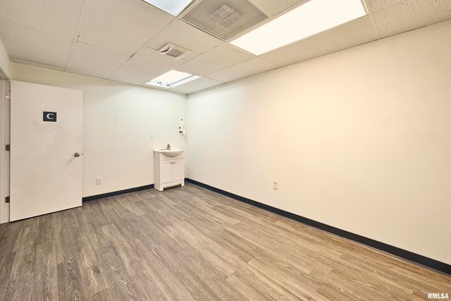 2906 W CENTRAL PARK Avenue, Davenport, IA 52804