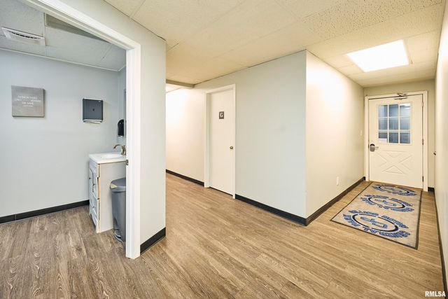 2906 W CENTRAL PARK Avenue, Davenport, IA 52804