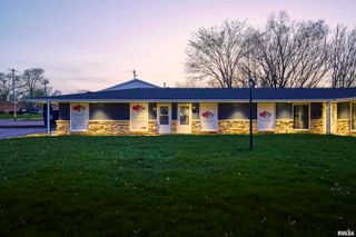 2906 W CENTRAL PARK Avenue, Davenport, IA 52804