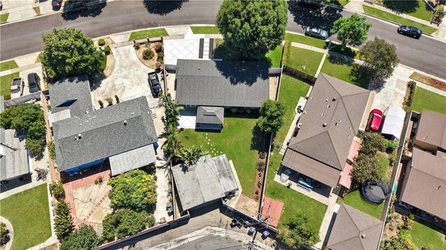 2447 Clarke, Fullerton, CA 92831