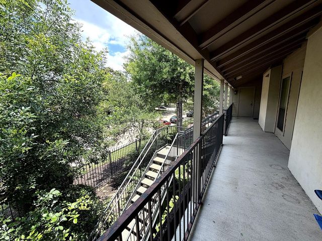 1100 Augusta Drive 80, Houston, TX 77057