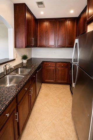 1100 Augusta Drive 80, Houston, TX 77057