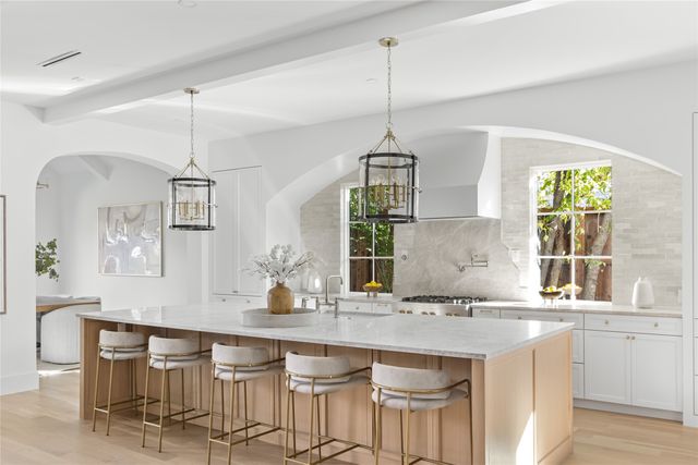 9826 Mixon Drive, Dallas, TX 75220