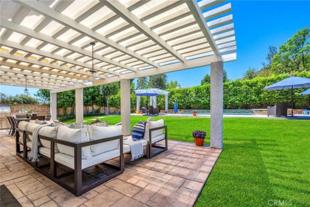7015 Castle Peak Drive, West Hills, CA 91307