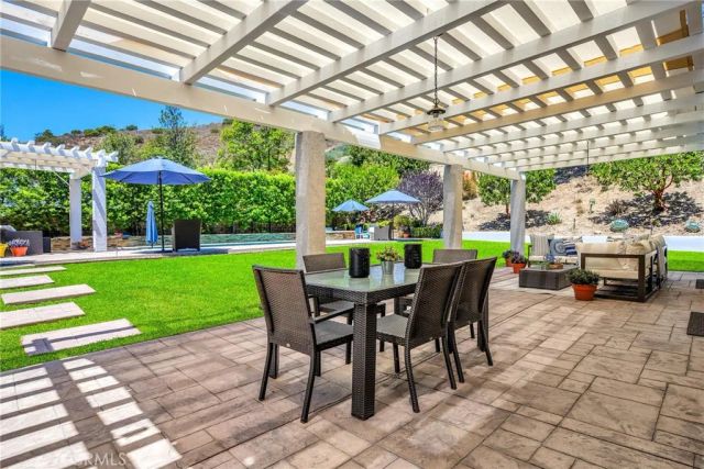 7015 Castle Peak Drive, West Hills, CA 91307
