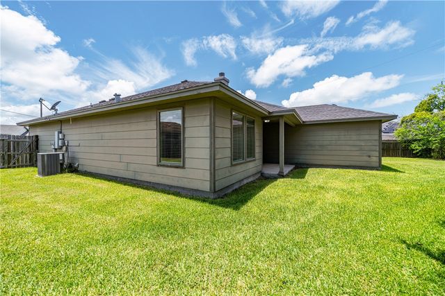 2706 Lake Rhapsody Dr, Corpus Christi, TX 78414