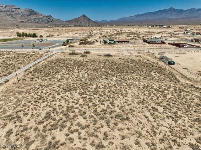 1711 West Avellaneda Street, Pahrump, NV 89060