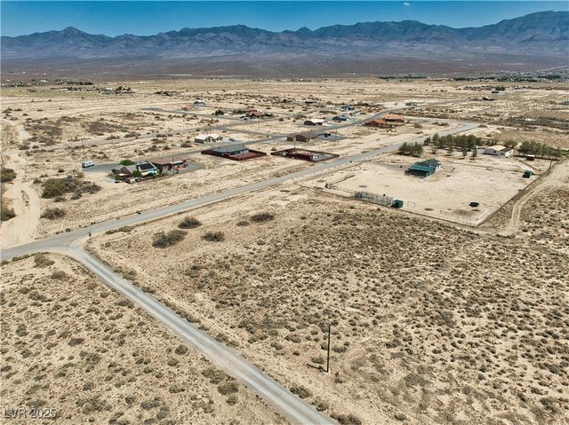 1711 West Avellaneda Street, Pahrump, NV 89060