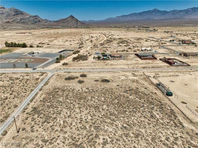 1711 West Avellaneda Street, Pahrump, NV 89060