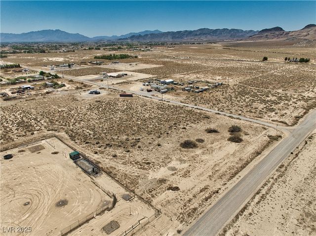 1711 West Avellaneda Street, Pahrump, NV 89060