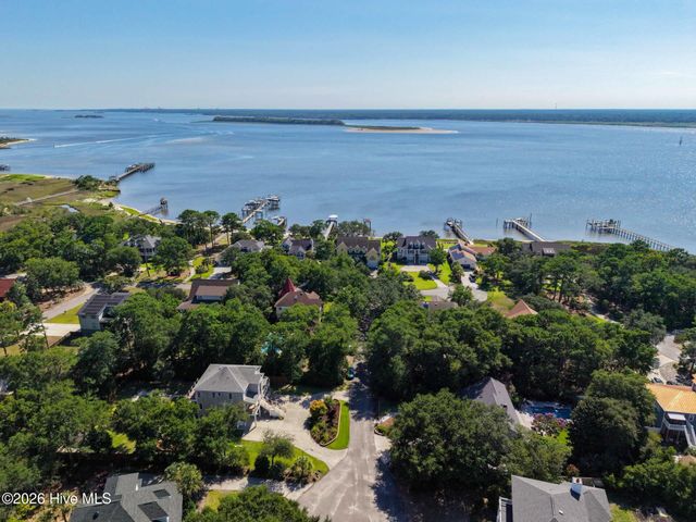 107 River Court, Wilmington, NC 28412