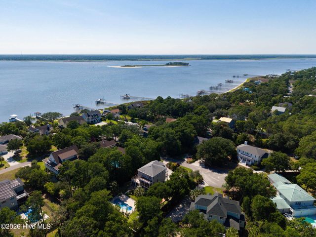 107 River Court, Wilmington, NC 28412