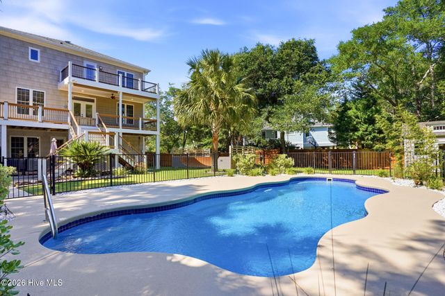 107 River Court, Wilmington, NC 28412