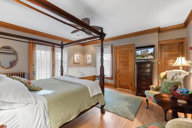 611 E Walnut Street, Horicon, WI 53032