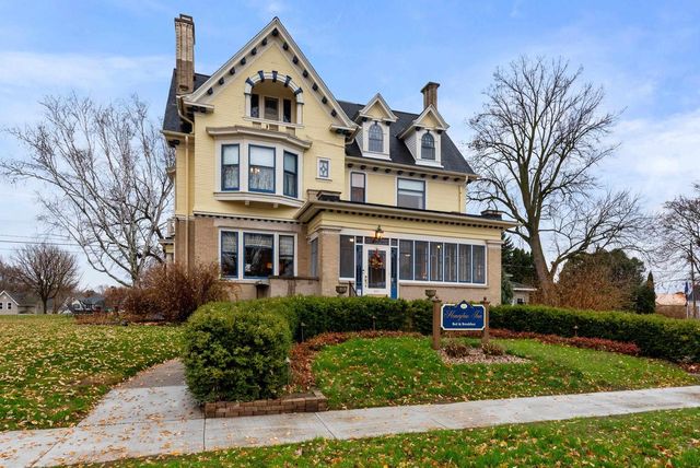 611 E Walnut Street, Horicon, WI 53032