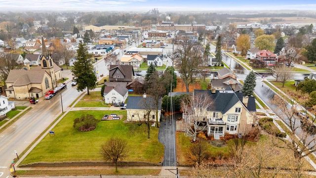 611 E Walnut Street, Horicon, WI 53032