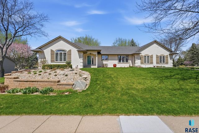 612 E 61St St Street, Sioux Falls, SD 57108