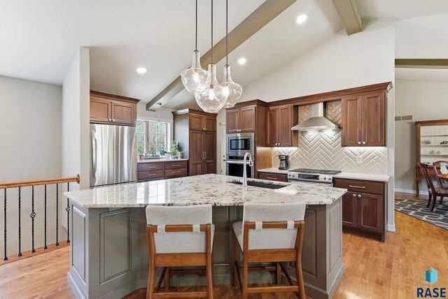 612 E 61St St Street, Sioux Falls, SD 57108
