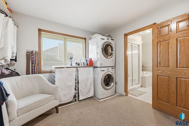 612 E 61St St Street, Sioux Falls, SD 57108