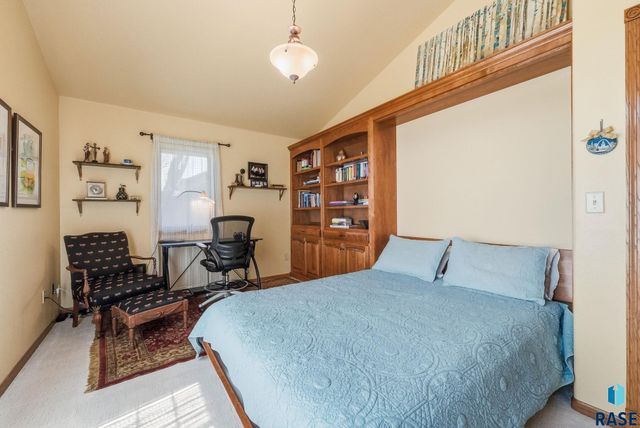 612 E 61St St Street, Sioux Falls, SD 57108