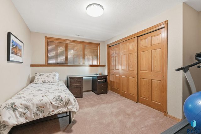 612 E 61St St Street, Sioux Falls, SD 57108