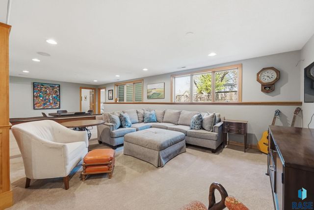 612 E 61St St Street, Sioux Falls, SD 57108