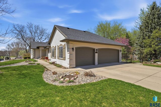 612 E 61St St Street, Sioux Falls, SD 57108