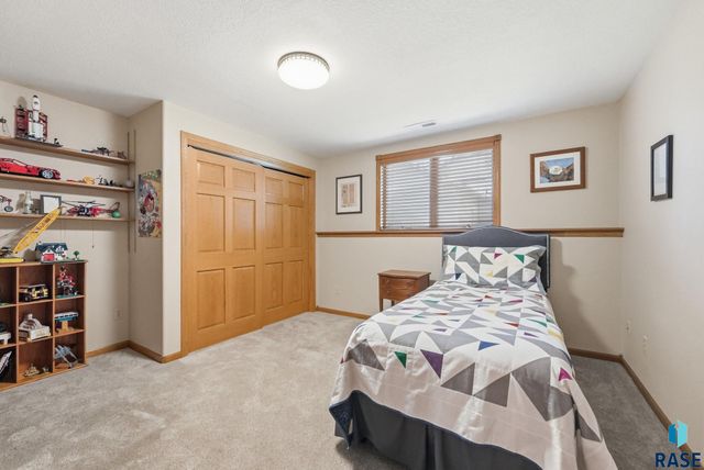 612 E 61St St Street, Sioux Falls, SD 57108