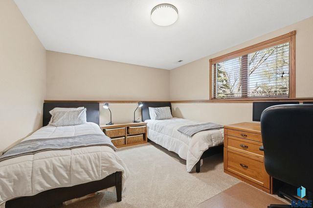 612 E 61St St Street, Sioux Falls, SD 57108