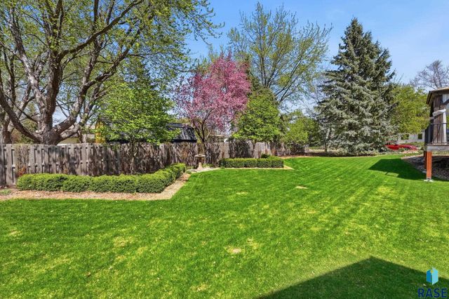 612 E 61St St Street, Sioux Falls, SD 57108