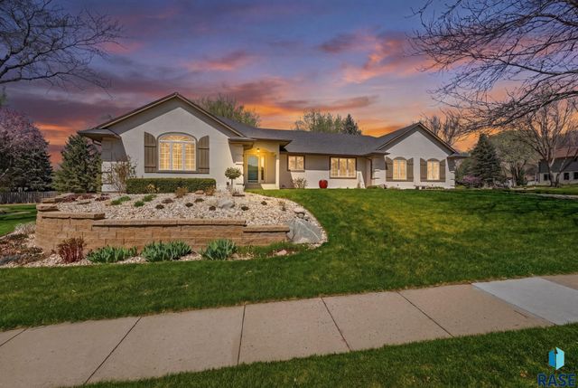 612 E 61St St Street, Sioux Falls, SD 57108